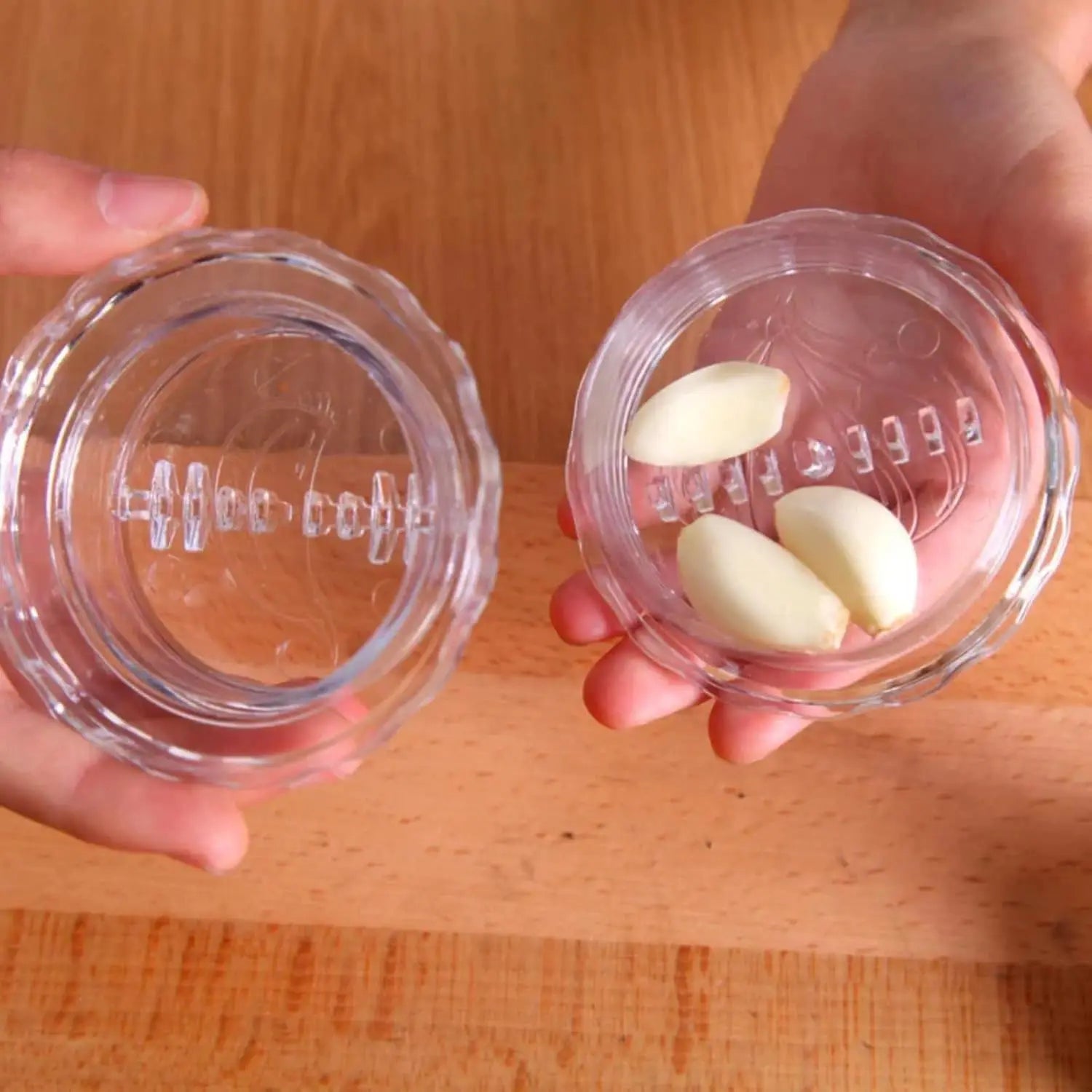 Revolutionize Your Cooking with the Manual Garlic Twister & Masher - The Ultimate Multi-Functional Mincer & Grinder for Garlic, Onions, Ginger, Herbs, and Nuts!